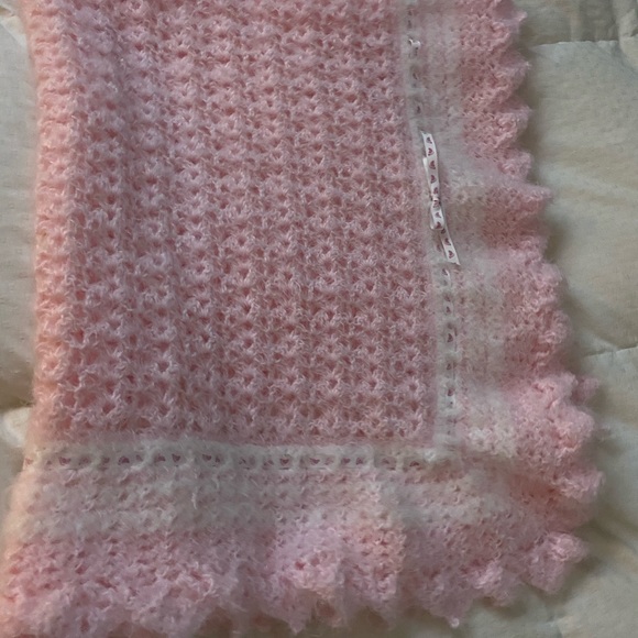 Pink heirloom baby afghan soo soft and beautiful - Picture 3 of 8